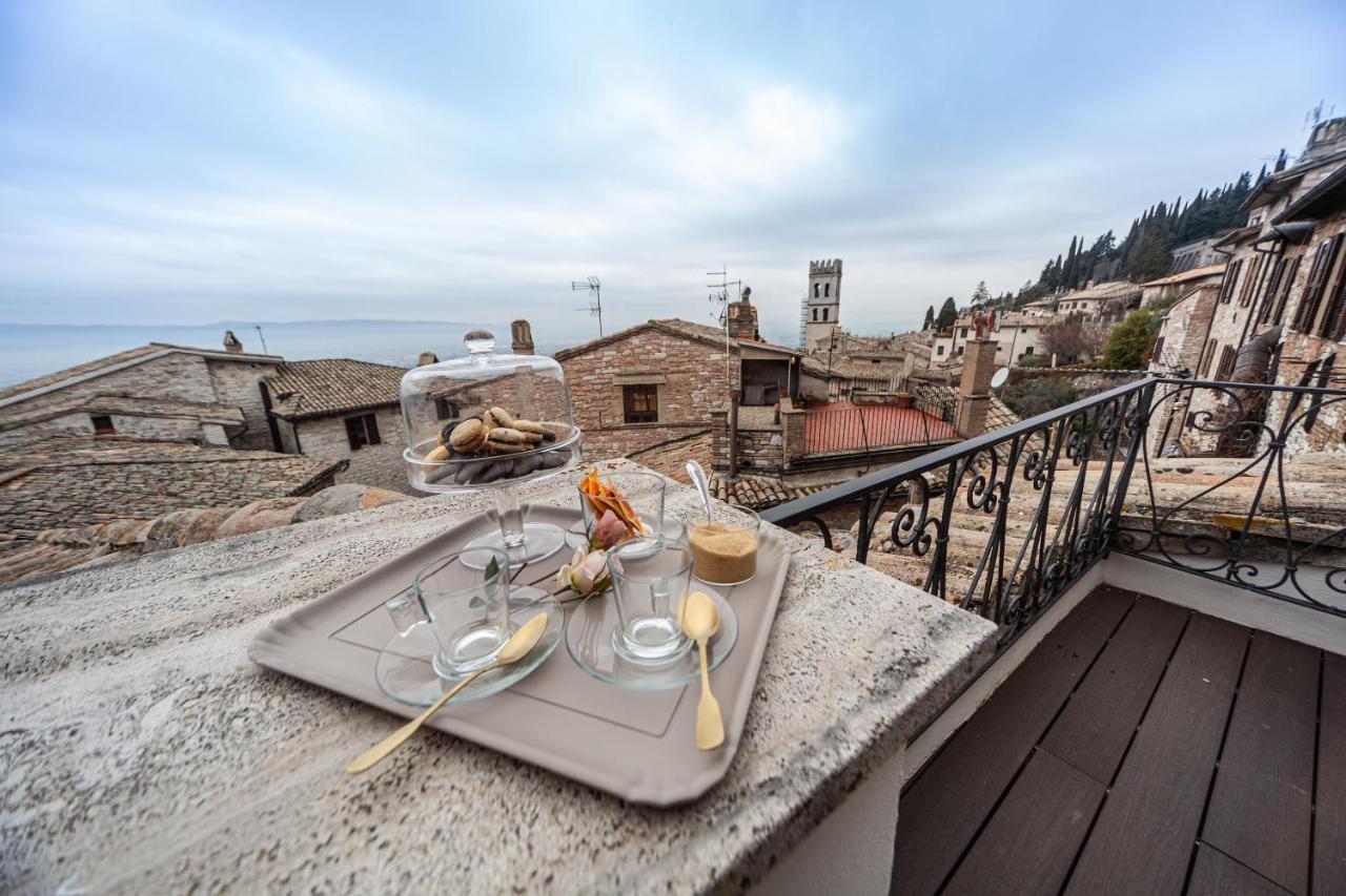 Bed and Breakfast Domus Fonte Dei Leoni Ассізі Екстер'єр фото