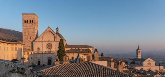 Bed and Breakfast Domus Fonte Dei Leoni Ассізі Екстер'єр фото